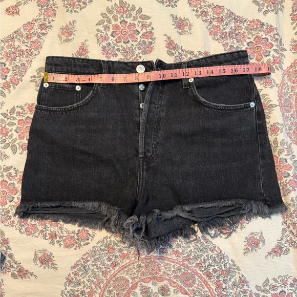 Zara Black Jean Mom Shorts with Frayed Hem - Picture 1 of 6